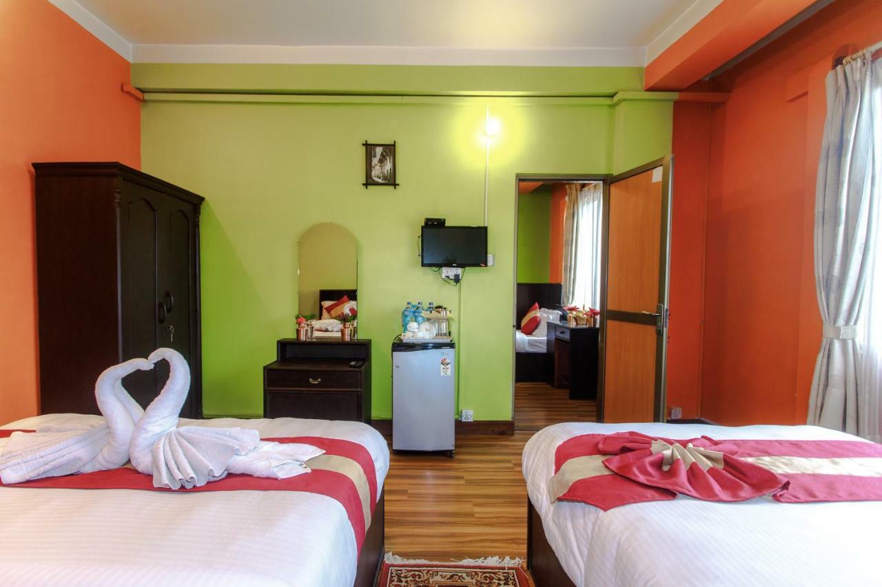 Hotel Nepalaya Катманду Экстерьер фото
